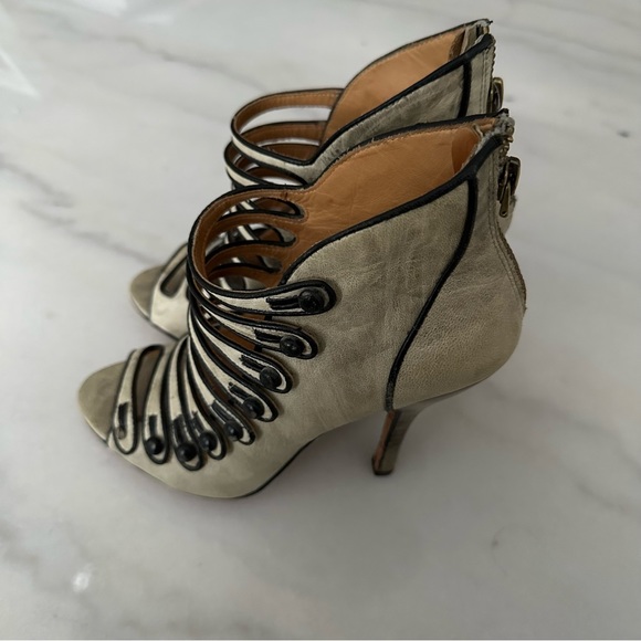 HP ⭐️ L.A.M.B. Hunter Button Strap Bootie Pump Heels Grey - Size 6.5 - Picture 5 of 8